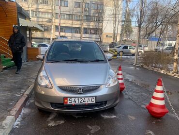 Honda: Honda Fit: 2005 г., 1.3 л, Вариатор, Бензин, Хэтчбэк