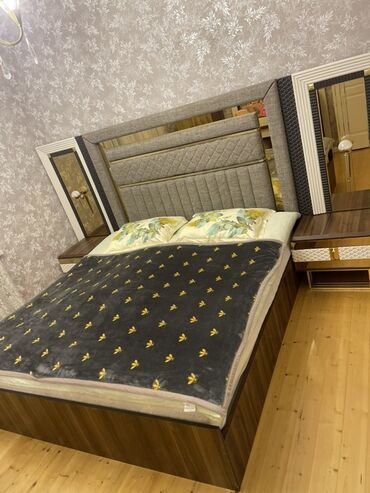 Divan və masa dəstləri: İşlənmiş, Künc divan, Qonaq otağı üçün, Açılmayan — 16