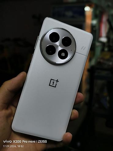 wot blitz: OnePlus 13, Б/у, 256 ГБ, цвет - Серебристый, 2 SIM — 1