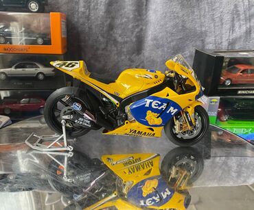 Avtomobil modelləri: Коллекционная модель Yamaha YZR-M1 #43 Valentino Rossi MotoGP 2006 — 14