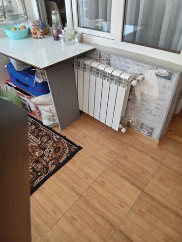 Uzunmüddətli kirayə mənzillər: 2 otaqlı mənzil – tam mebel və texnika ilə - Geniş qonaq otağı: 4 — 7