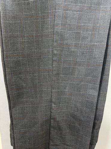 Kostyumlar: Dəst birlikdə Pencək Bershka Şalvar Zara. Dəst olaraq satılır 15 AZN — 5