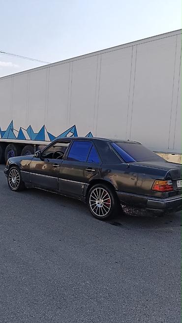mersedes c 230: Mercedes-Benz 230: 2.3 l | 1985 il Sedan — 2