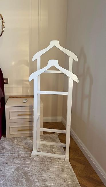 dem: Taxta geyim dayağı (valet stand) - Material: təbii ağac, hamar — 8