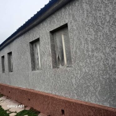 дом с мансардой: Предлагаются услуги по выполнению фасадных работ, включающие отделку