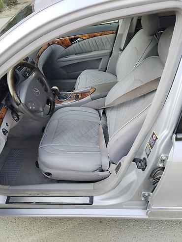 kıa: Mercedes-Benz E-Class: 2.7 l | 2002 il Sedan — 3