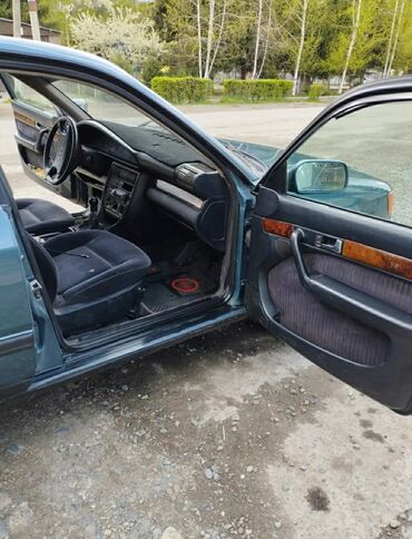 ауди автомобиль: Audi S4: 1993 г., 2.3 л, Механика, Бензин, Седан