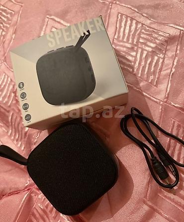 honor x9b adapter: Portativ Bluetooth dinamik - Kompakt kvadrat dizayn, parça ön panel — 1