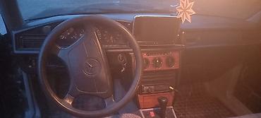 zibil masini satisi: Mercedes-Benz W124: 1.8 l | 1993 il Sedan — 1