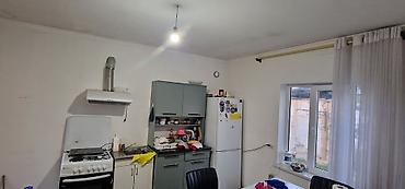 Продажа коттеджей и домов: Продается дом, в городе Каракол, в хорошем центральном районе, ул — 11