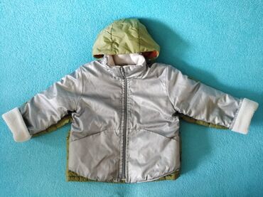 Jakne, kaputi i prsluci: Jakna za male devojčice Veličina 98 cm oko 3 god Cena 300 din Ima — 10