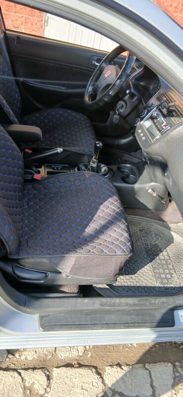 Honda: Honda Civic: 2004 г., 1.6 л, Бензин, Седан — 12