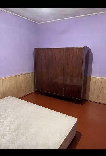 Uzunmüddətli kirayə mənzillər: Ev Sabunçuda bazara yaxin yerləşir.2 otaq 1 metbexden ibarətdir yola — 5