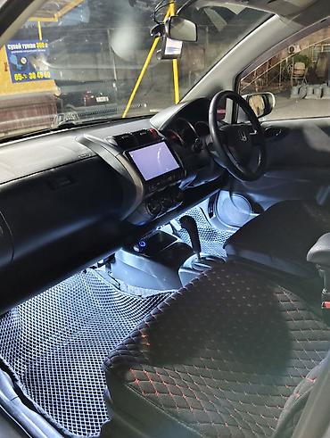 Унаа сатуу: Honda Fit: 2003 г., 1.3 л, Автомат, Бензин, Хетчбек — 6