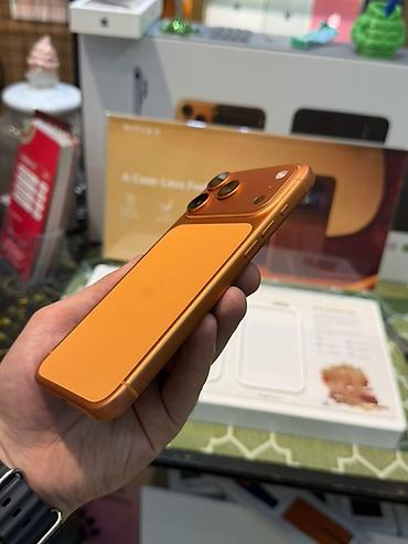 Apple iPhone: IPhone 17 Pro Max — 6