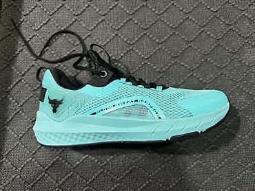 under armour: Under Armour krossovkaları (30cm uzunlugu)46 razmer satılır, 46 — 1