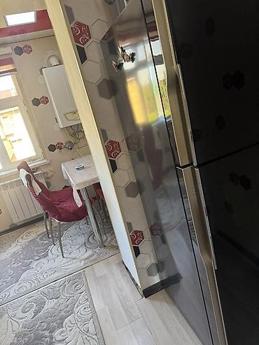 mini kondisioner avtomobil ucun: İşlənmiş 2 qapılı Hitachi Soyuducu Satılır, rəng - Qara — 1