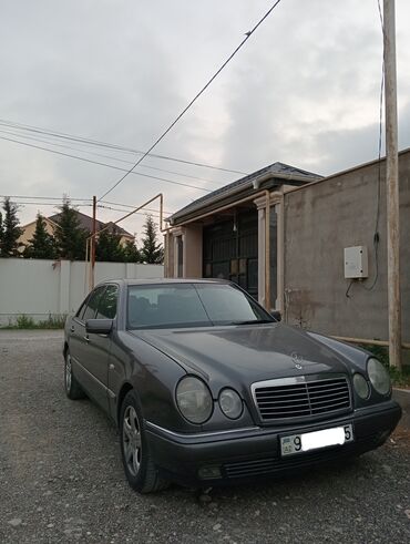 208d mercedes: Mercedes-Benz E 230: 2.3 л | 1996 г. Седан