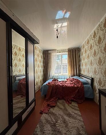 Продажа коттеджей и домов: Продаётся частный дом с двумя уровнями и просторным двором. Первая — 6