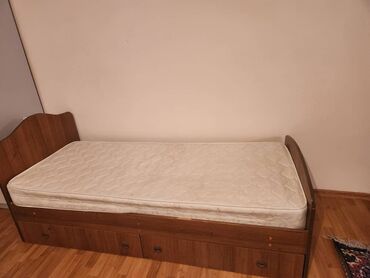 односпальная кровать с матрасом бишкек: Деревянная односпальная кровать с матрасом, выполненная в теплом