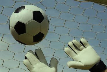 репетитор по математике 7 класс на дом: Mini futbolda Qapıçı / oyunçu şəhər daxili mini stadionlarda