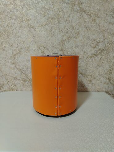 Yuvalar: Yuvarlaq dizaynlı, üzərində dəstəyi olan portativ pişik/kiçik heyvan — 14