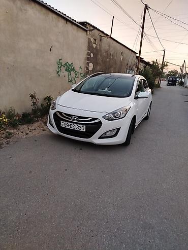 kredit avto aksesuar: Hyundai i30 hatchback – ağ rəng, 5 qapı, şəhər və uzun yol üçün rahat — 4