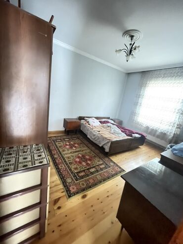 Həyət evləri və villaların satışı: Ev satılır, tam müstəqil həyət və geniş giriş-lipeykanlı eyvan. - — 4