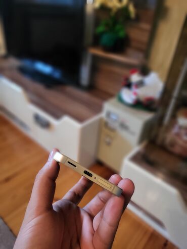 Samsung: Samsung Galaxy S24, 128 GB, rəng - Bej, Simsiz şarj — 4