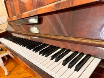 аренда квартир в баку за 200 манат: Belarus fortopiano satilir.Təzə köklənib.İçi tam təmiz .9 cu