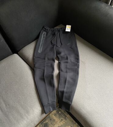 Спортивные костюмы: Мужской спортивный костюм, XL (EU 42), Nike, Новый, цвет - Черный, Самовывоз, Платная доставка