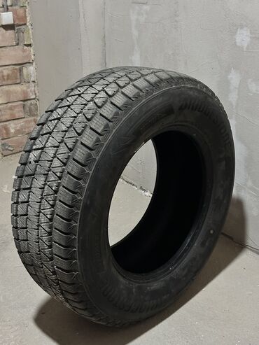 разноширокие шины: Шиналар 285 / 60 / R 18, Кыш, Колдонулган, Комплект, Жол тандабастар (АТ/МТ), Жапония, Bridgestone