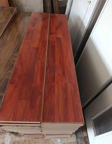 Laminat: Laminat, Sinif - 33, 8 mm, Ünvandan götürmə, Zəmanətsiz, Kredit yoxdur