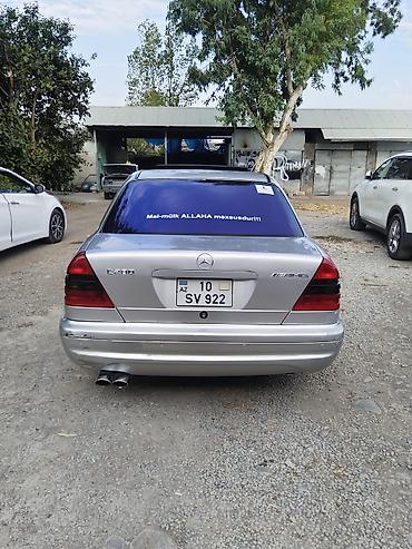 3 e30: Mercedes-Benz 240: 2.4 l | 1998 il — 3