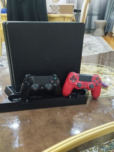 kredit ps4 pro: Ps4 2 arginal pult 299 m
ps4 1 tb