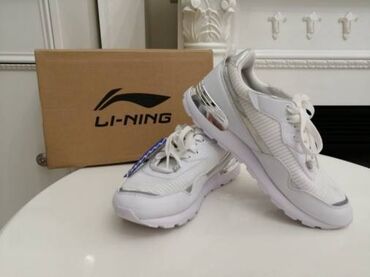 фирмы женского белья: Продам кроссовки размер 35 - 36 фирма "Li-ning" белые абсолютно