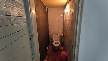 Продажа коттеджей и домов: Продается дом в кемине .из 4 комнат и прихожка.в подвале есть ещё 3 — 4