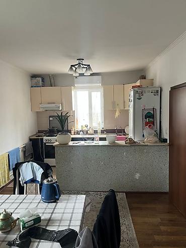 Продажа коттеджей и домов: Продается дом с просторным двором и хозяйственными постройками. - — 23