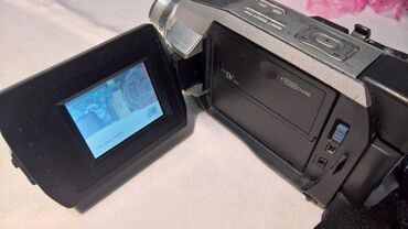 Video kamere: 1. Panasonic NV-GS75 - Camcorder - 540 Kpix - optical zoom: 10 x - — 7