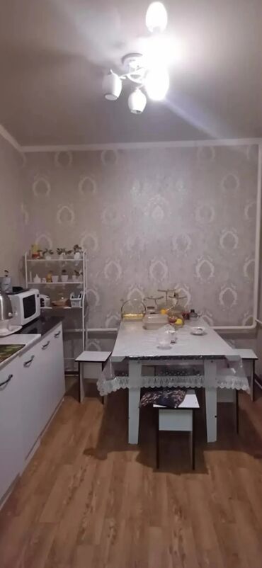 Долгосрочная аренда домов: 65 м², 3 комнаты, Парковка, Забор, огорожен