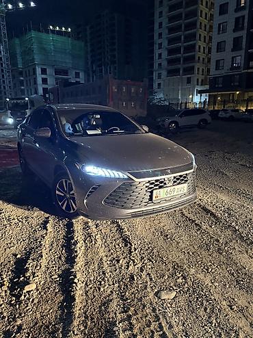 byd 2: BYD Qin: 2025 г., 1.5 л, Робот, Гибрид, Седан — 4