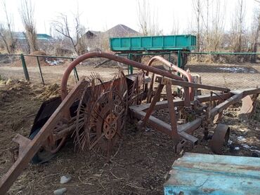 грабли тракторные в Кыргызстан | СЕЛЬХОЗТЕХНИКА: Чоп тырмоок 40 000 сом (Боковой грабли советский) сено косилка 35000