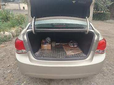 audi tt: Chevrolet Cruze sedan - Kuzov: sedan, bej rəng - Mühərrik: benzin — 4