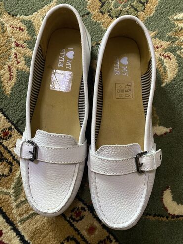 обувь белая: Туфли 40, цвет - Белый