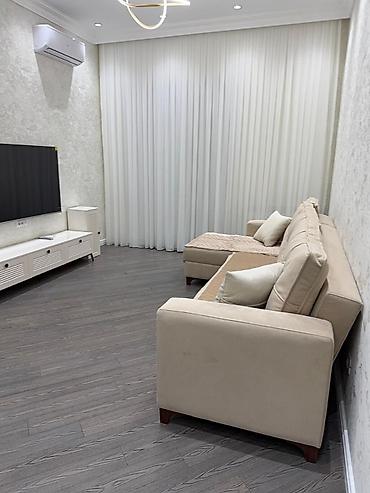 abyek icare: Ağ Şəhərdə 2 otaqlı mənzil kirayə verilir Sahə: 70 m² Mərtəbə: 7-ci — 3