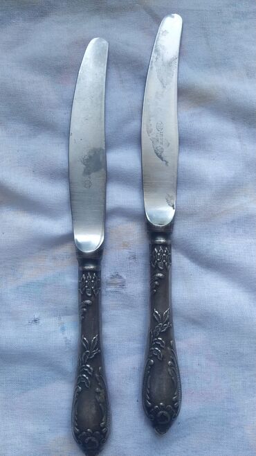 Süfrə ləvazimat dəstləri: Klassik naxışlı süfrə dəsti – qaşıq və çəngəllər - Tərkib: 3 ədəd iri — 11