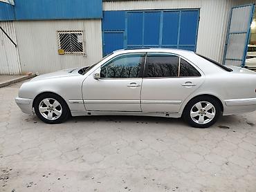 Другие детали салона: Мерс 210. 1999 год объем 2,7 (дизель ) каропка автомат . матор — 5