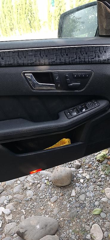 2015 corolla: Mercedes-Benz E 200: 3 l | 2015 il Sedan — 7