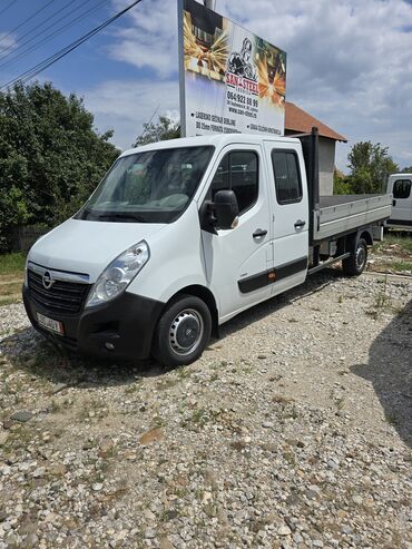 Auto service station, vehicle repair: Servis i prodaja kombi vozila