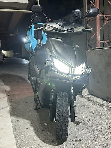 led projektorlar: Moped/skuter üçün ehtiyat hissələri paketi Fotolardakı skuter — 4